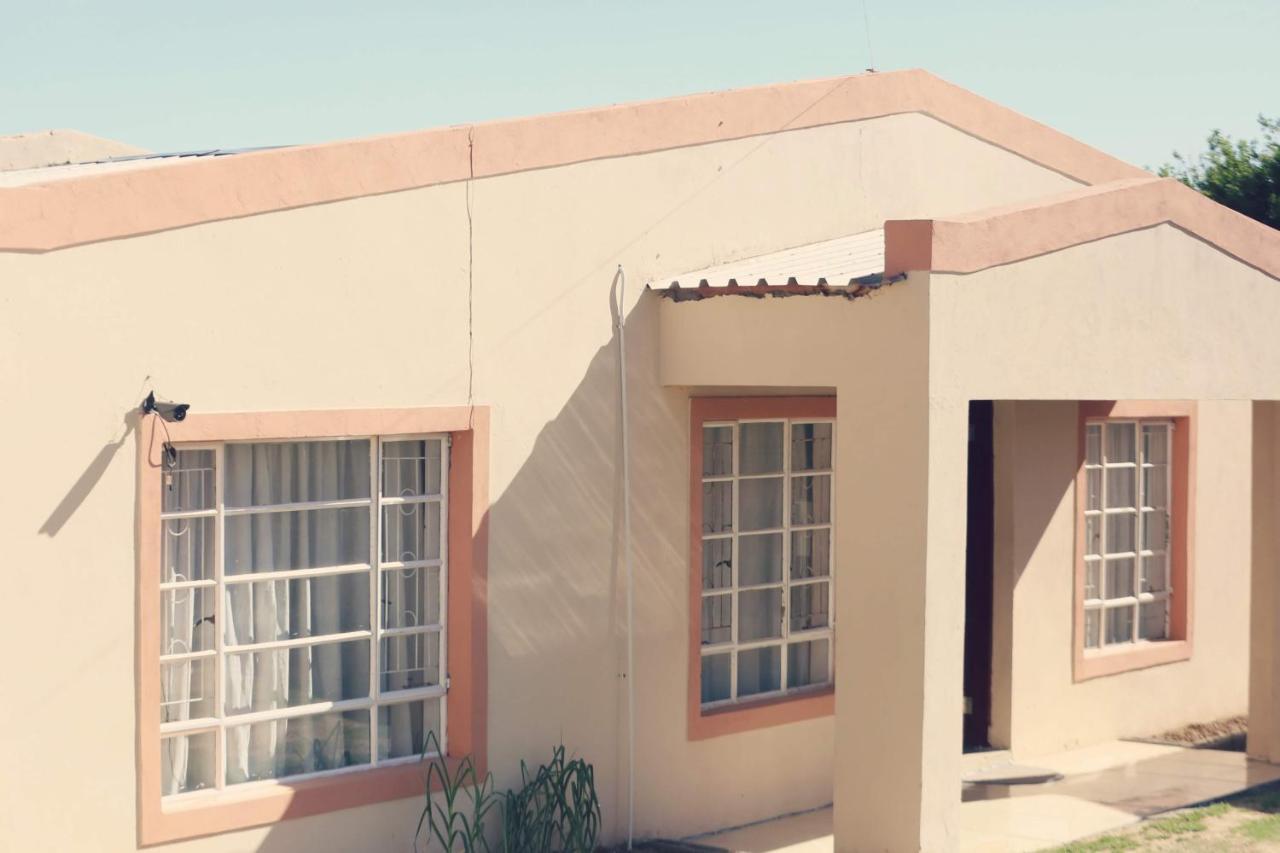 Denver Echo Exec. Guest House Maseru Buitenkant foto