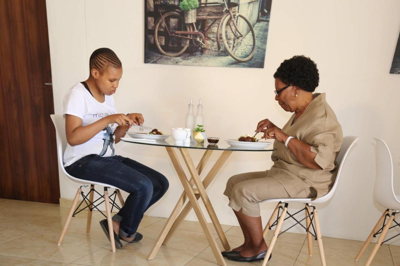 Denver Echo Exec. Guest House Maseru Buitenkant foto