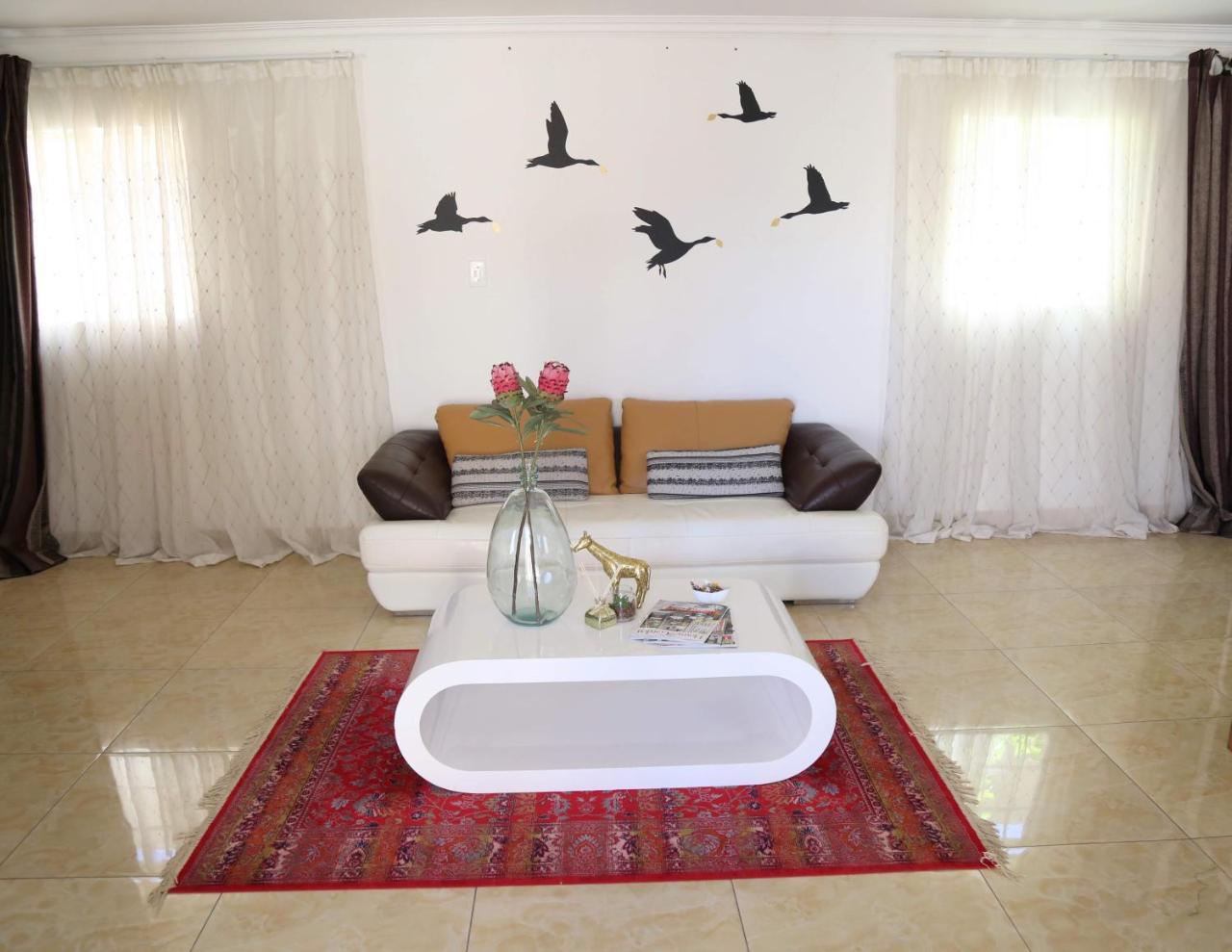 Denver Echo Exec. Guest House Maseru Buitenkant foto